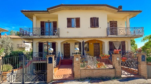 casa indipendente in vendita ad Assisi in zona Petrignano