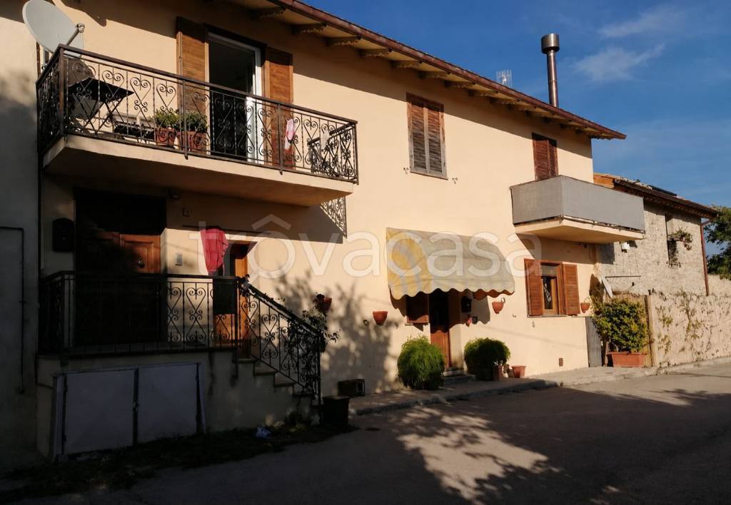 appartamento in vendita ad Assisi in zona Tordandrea
