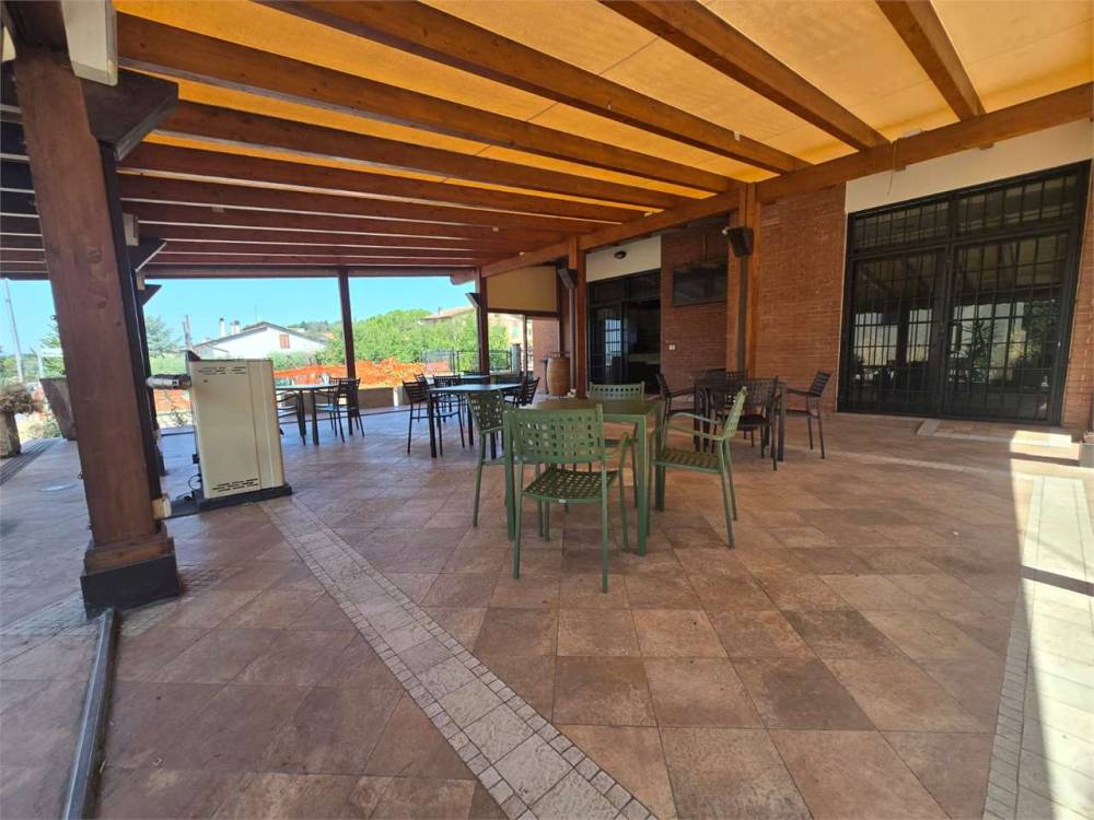 locale di sgombero in vendita ad Assisi in zona Palazzo