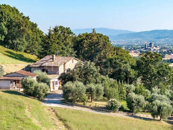 casa indipendente in vendita ad Assisi