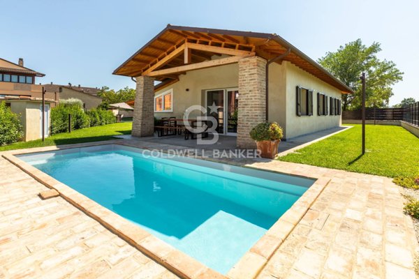 casa indipendente in vendita ad Assisi in zona Santa Maria degli Angeli