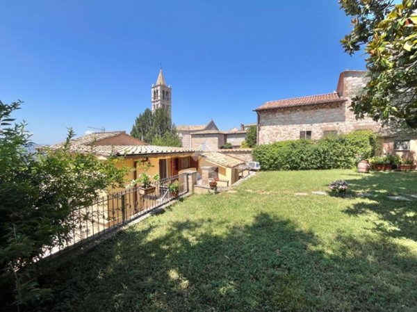 casa indipendente in vendita ad Assisi