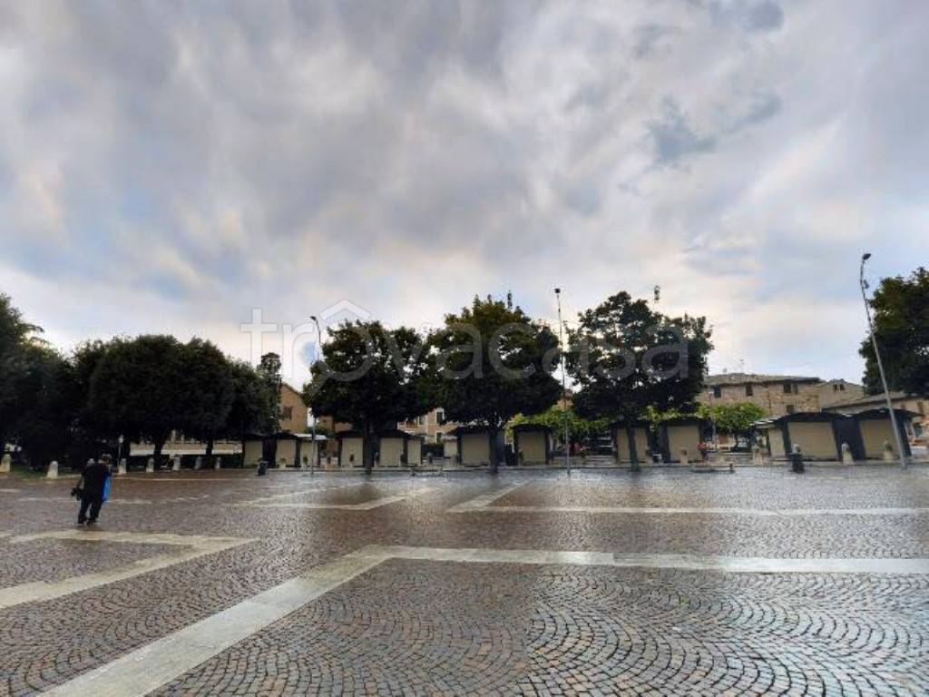 locale commerciale in vendita ad Assisi in zona Santa Maria degli Angeli