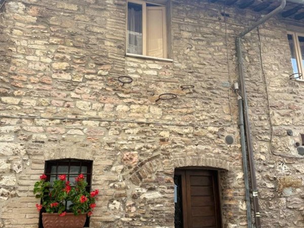 casa indipendente in vendita ad Assisi