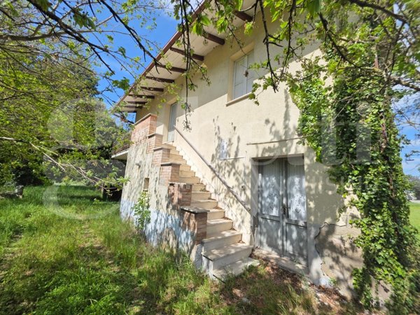 casa indipendente in vendita ad Assisi in zona Castelnuovo