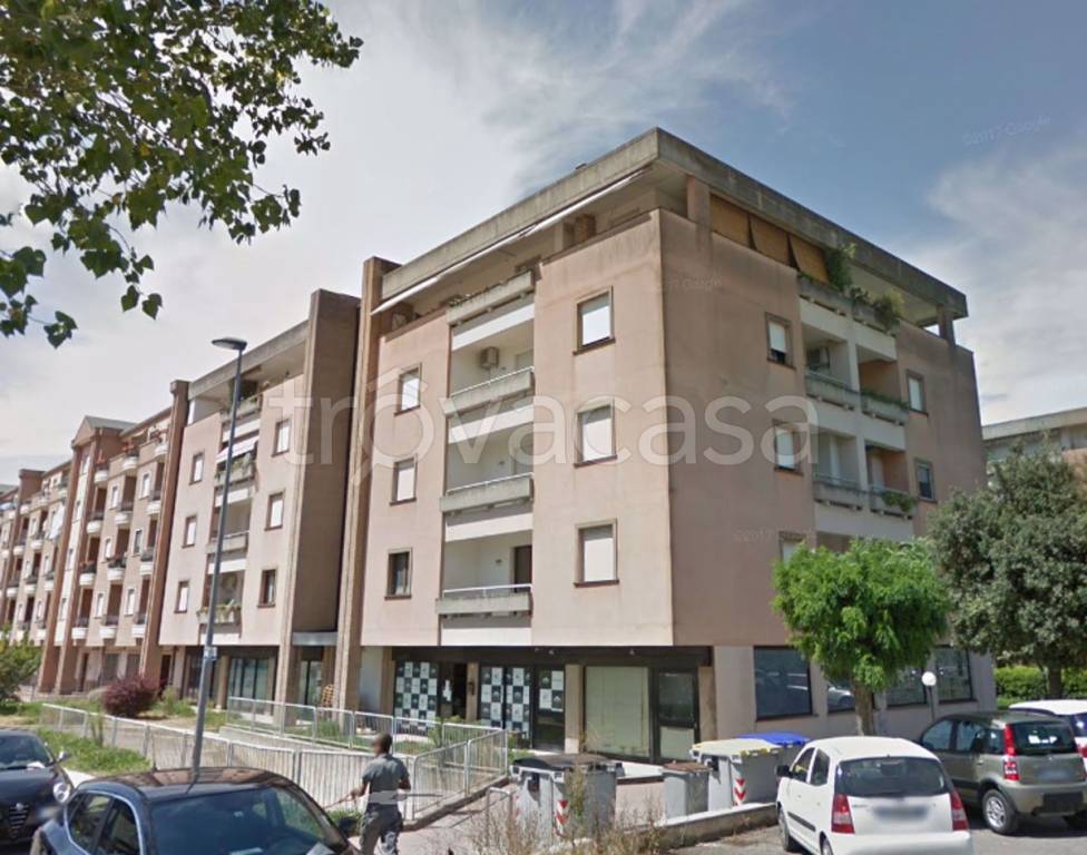 locale commerciale in vendita ad Assisi in zona Santa Maria degli Angeli