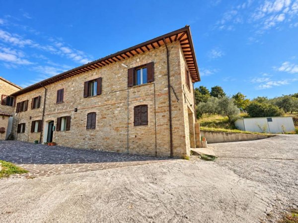 casa indipendente in vendita ad Assisi in zona Pieve San Nicolò