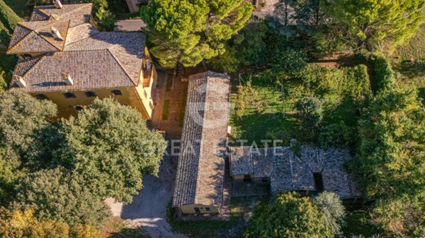 casa indipendente in vendita ad Assisi in zona Castelnuovo