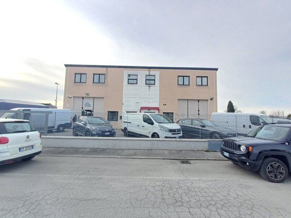 ufficio in vendita a Bastia Umbra in zona Ospedalicchio
