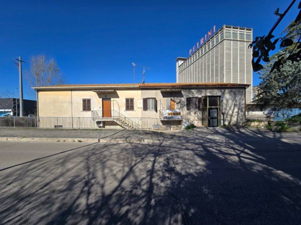 casa indipendente in vendita a Bastia Umbra