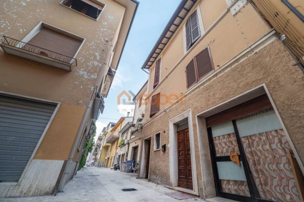 casa indipendente in vendita a Bastia Umbra