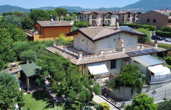 casa indipendente in vendita a Bastia Umbra in zona San Lorenzo