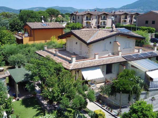 casa indipendente in vendita a Bastia Umbra in zona San Lorenzo