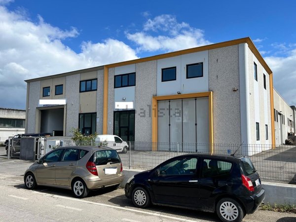capannone in vendita a Bastia Umbra