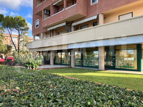 negozio in vendita a Bastia Umbra