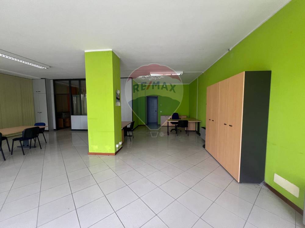 negozio in vendita a Bastia Umbra