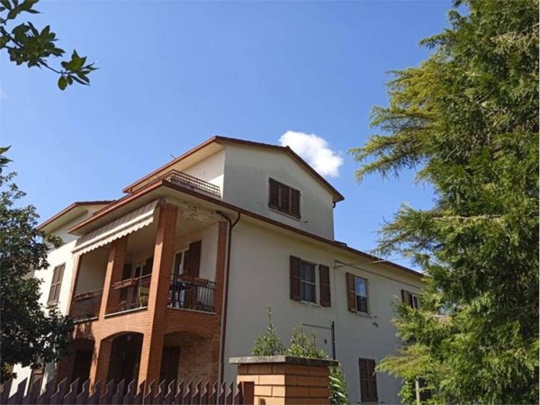 casa indipendente in vendita a Bastia Umbra