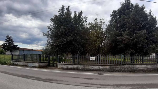 casa indipendente in vendita a Bastia Umbra