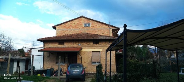 casa indipendente in vendita a Bastia Umbra