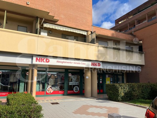 negozio in vendita a Bastia Umbra