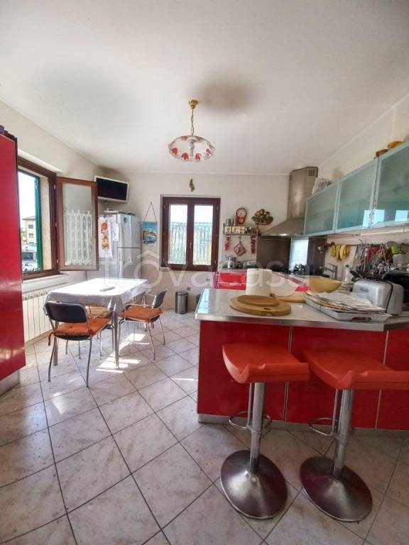 casa indipendente in vendita a Bastia Umbra