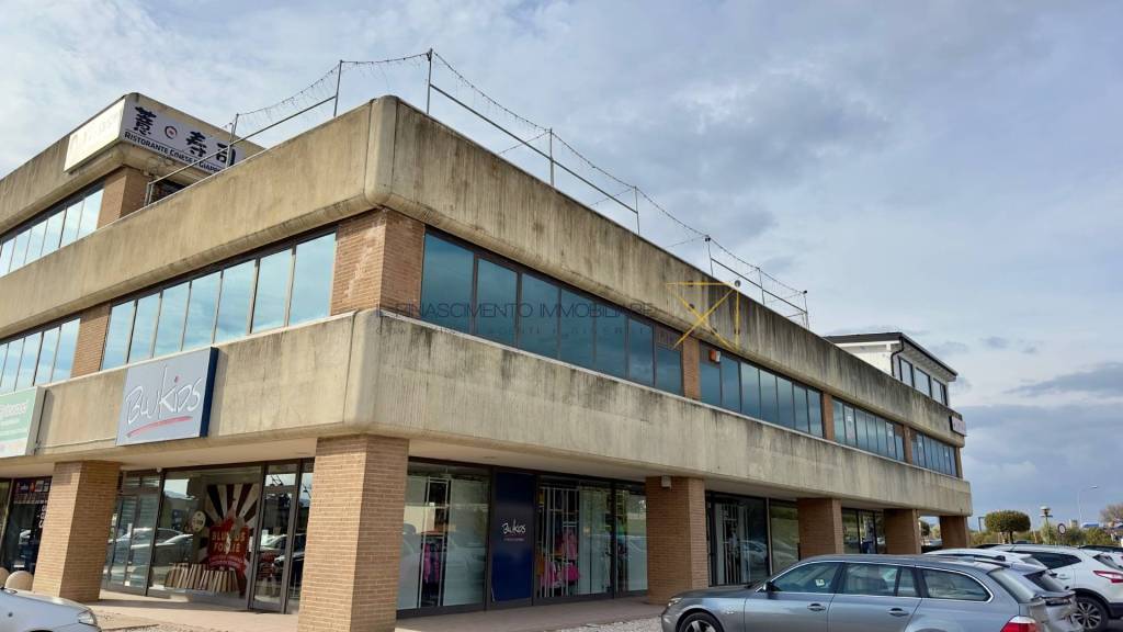 negozio in vendita a Bastia Umbra