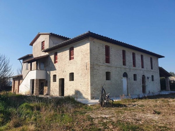casa indipendente in vendita a Bastia Umbra