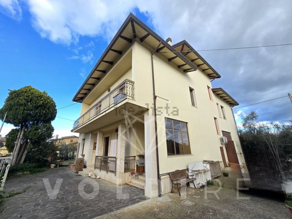 casa indipendente in vendita a Bastia Umbra
