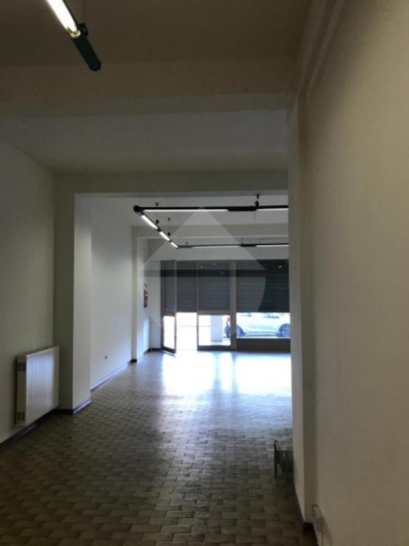 locale commerciale in vendita a Bastia Umbra