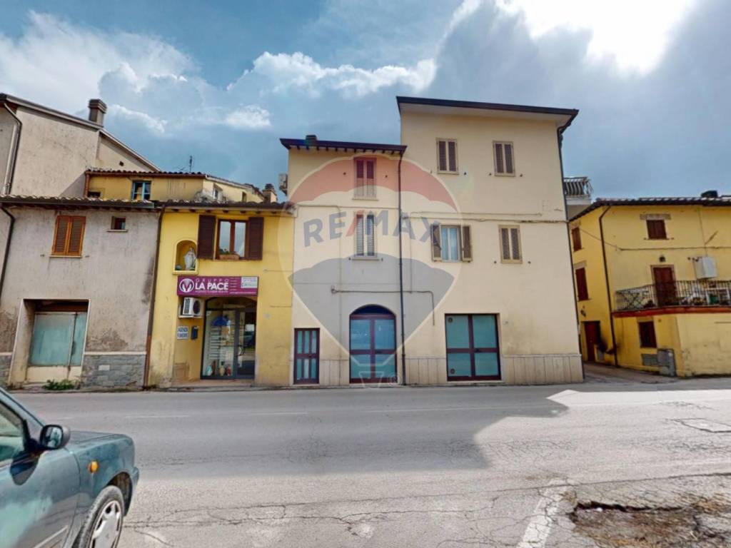 negozio in vendita a Bastia Umbra in zona Bastiola