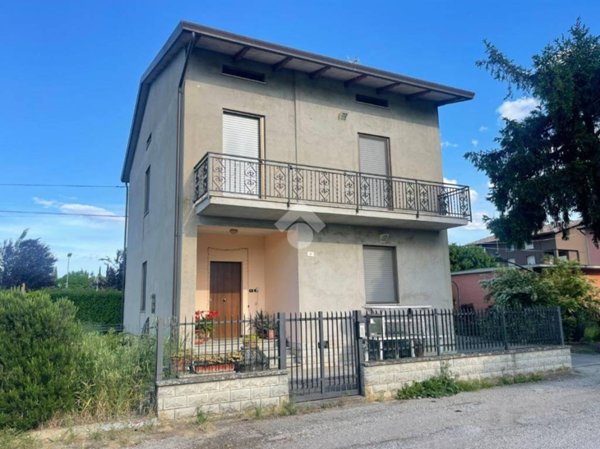 casa indipendente in vendita a Bastia Umbra