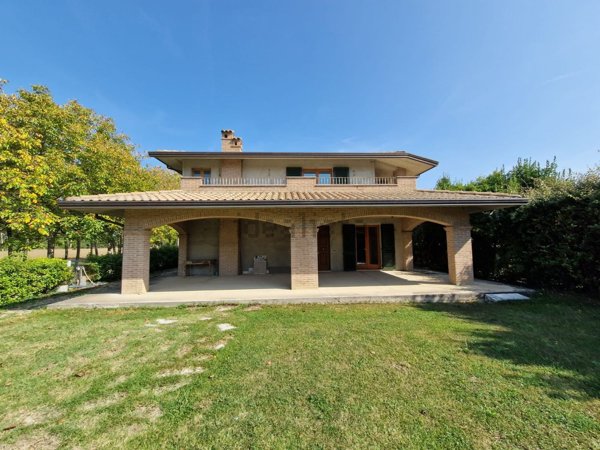 casa indipendente in vendita a Bastia Umbra