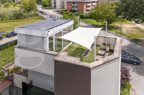 casa indipendente in vendita a Bastia Umbra