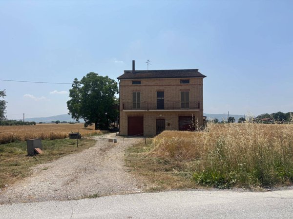 casa indipendente in vendita a Bastia Umbra in zona Cipresso