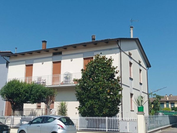 casa indipendente in vendita a Bastia Umbra in zona Ospedalicchio