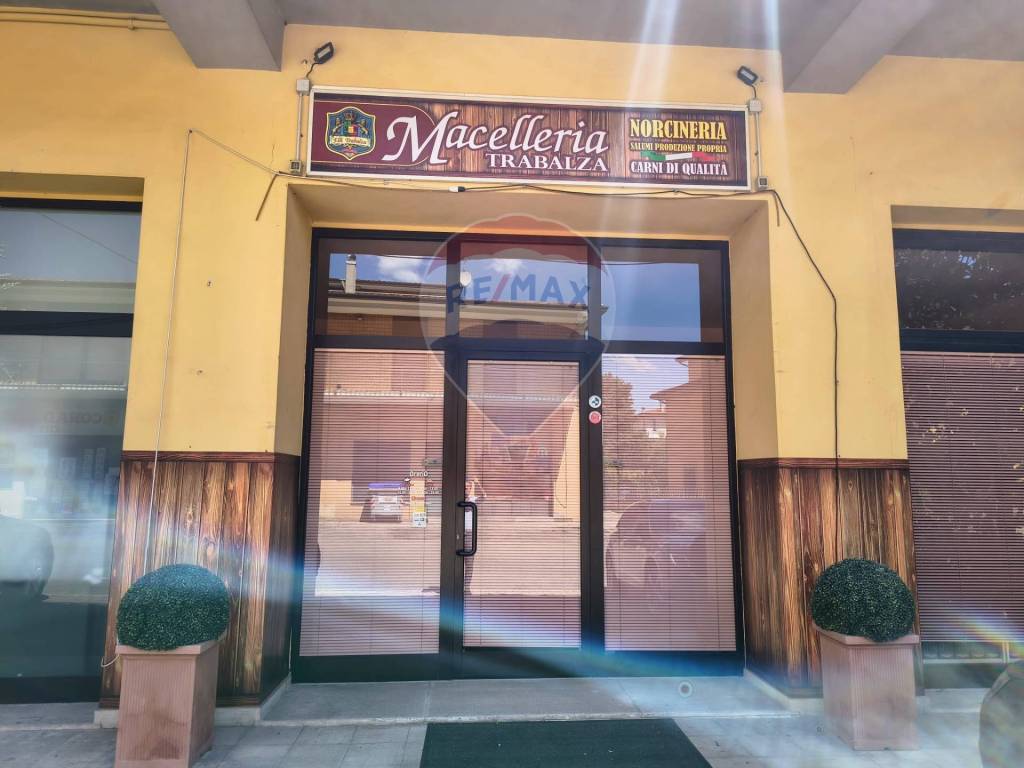 negozio in vendita a Bastia Umbra