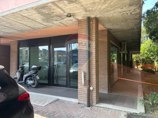 negozio in vendita a Bastia Umbra