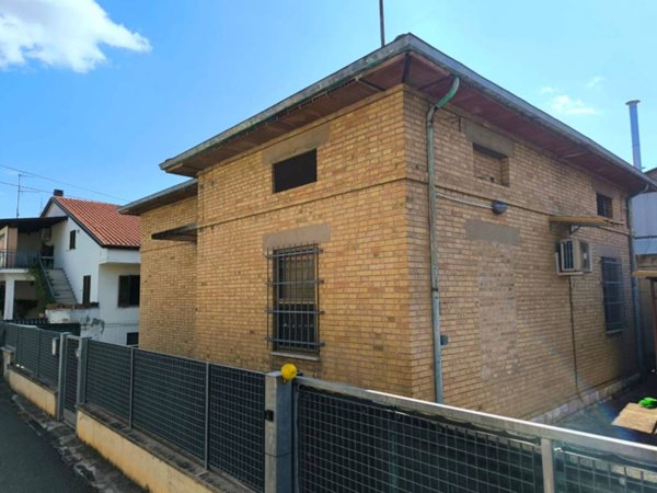 casa indipendente in vendita a Bastia Umbra