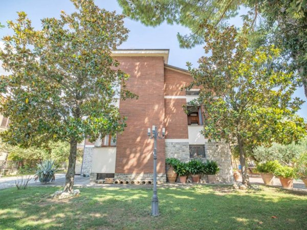 casa indipendente in vendita a Bastia Umbra in zona Ospedalicchio