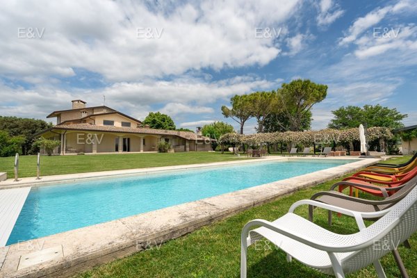 casa indipendente in vendita a Bastia Umbra
