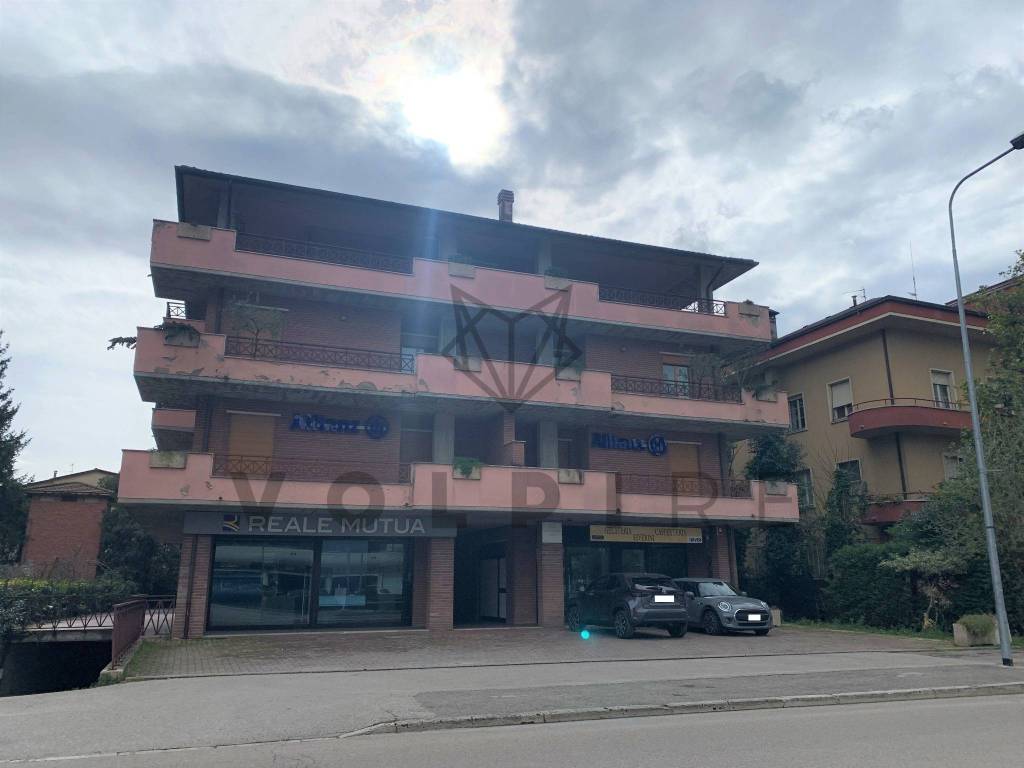 negozio in vendita a Bastia Umbra