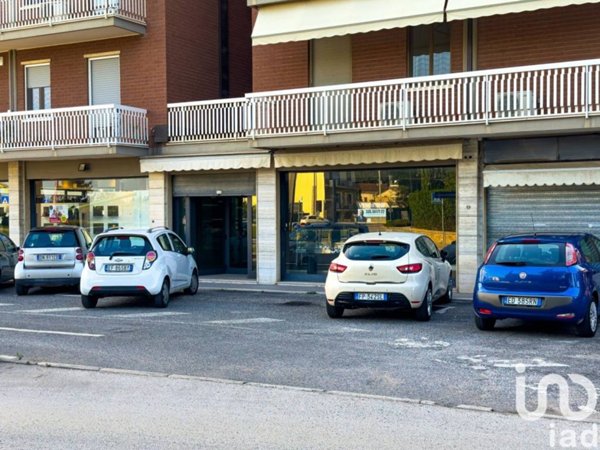 negozio in vendita a Bastia Umbra