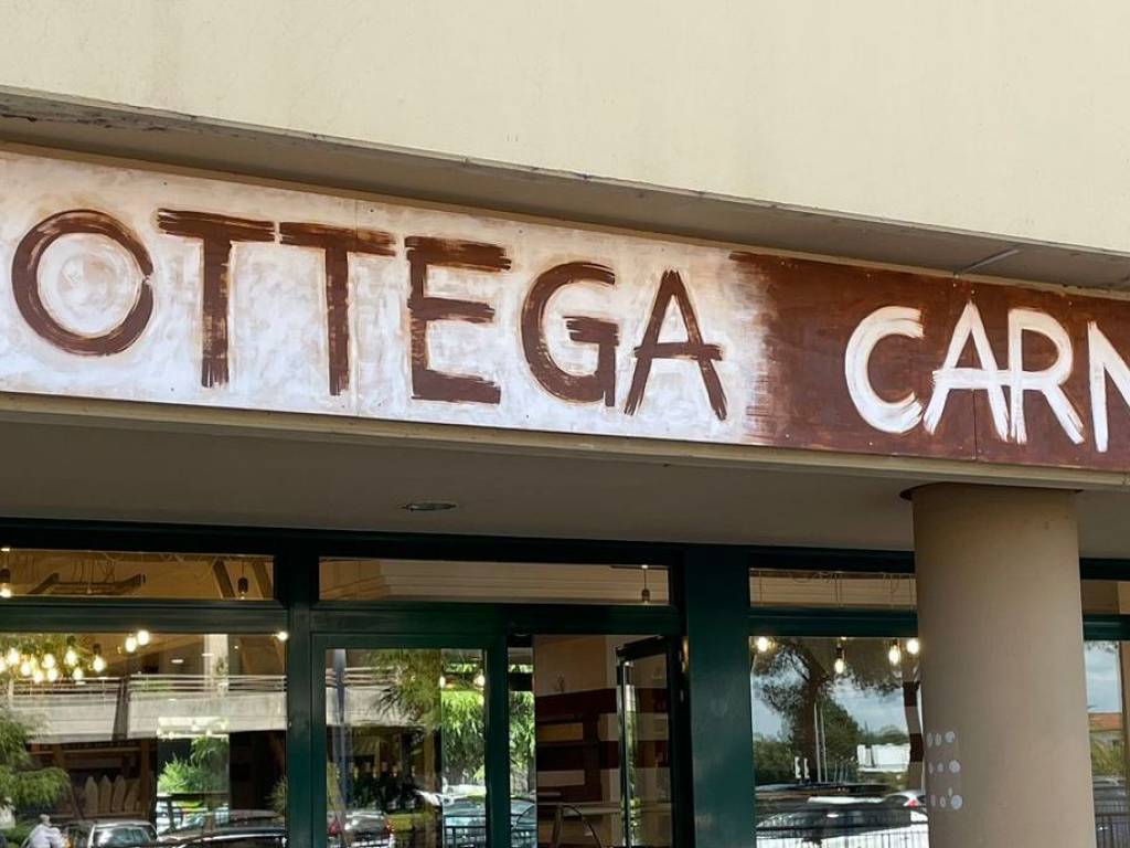 negozio in vendita a Bastia Umbra