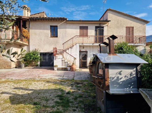 casa indipendente in vendita a Bastia Umbra in zona Bastiola