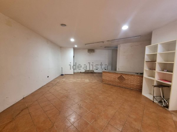 locale commerciale in vendita a Bastia Umbra
