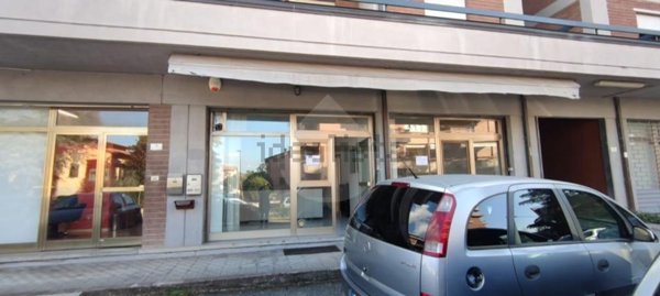 ufficio in vendita a Bastia Umbra