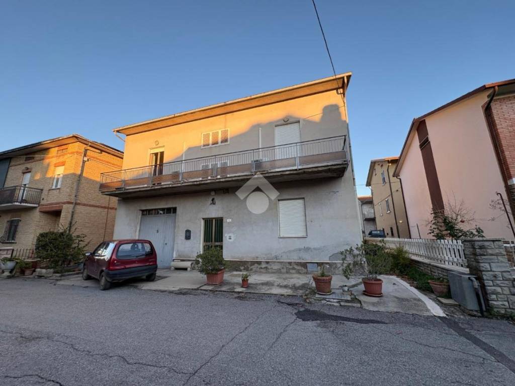 casa indipendente in vendita a Bastia Umbra