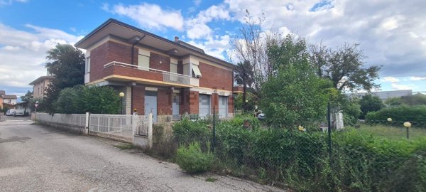 casa indipendente in vendita a Bastia Umbra in zona Ospedalicchio