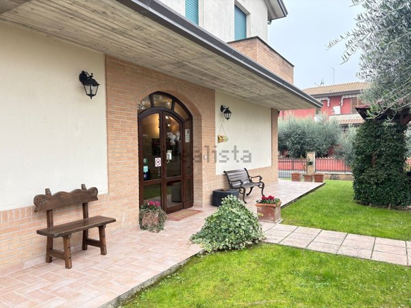 casa indipendente in vendita a Bastia Umbra