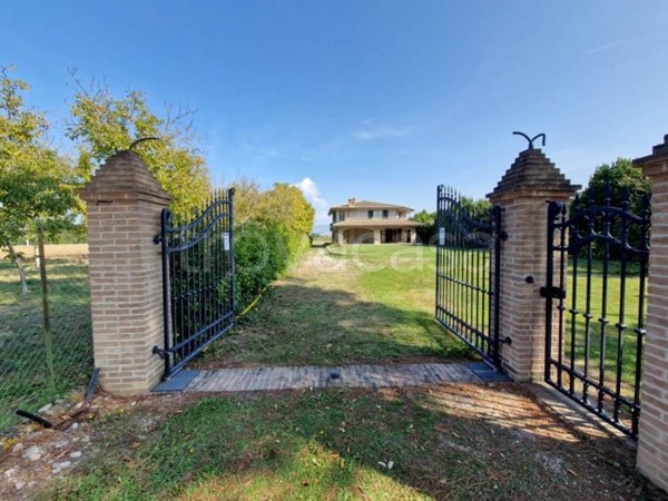 casa indipendente in vendita a Bastia Umbra